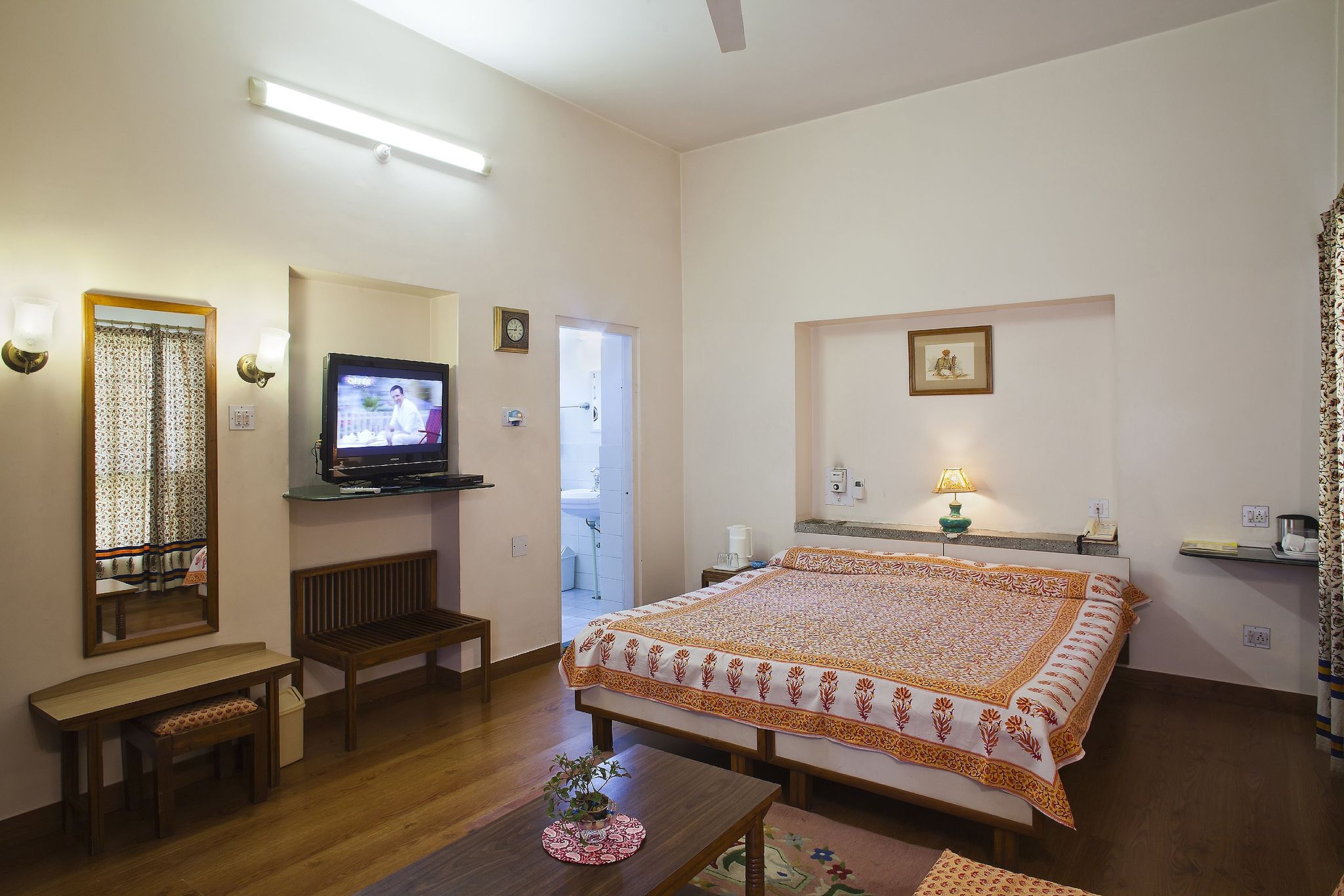 Jai Niwas Superior Room 8