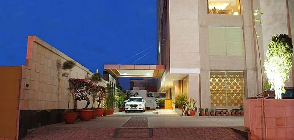 undefined Hotel Libra 4
