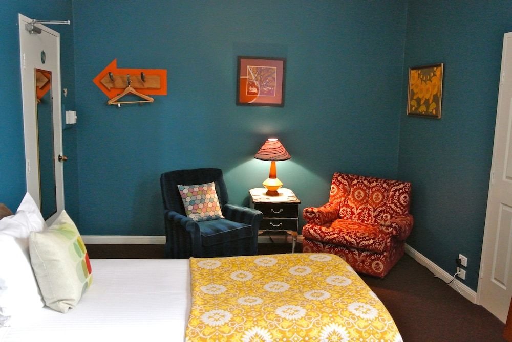 Vine Valley Inn Twin Room 7