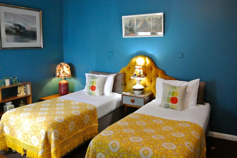 Vine Valley Inn Twin Room 5