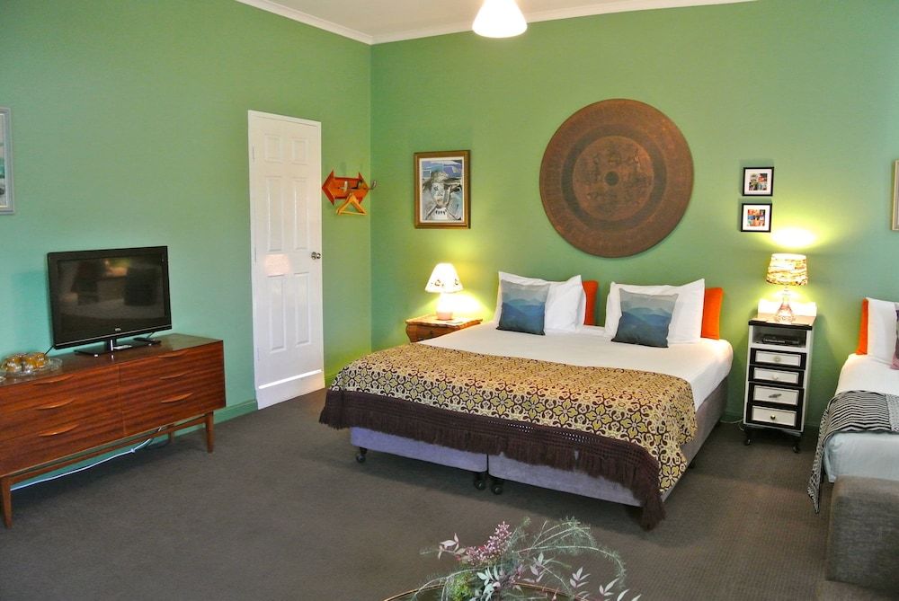 Vine Valley Inn Family Room 6