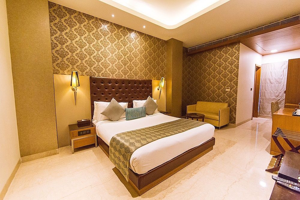 Club Room, 1 King Bed