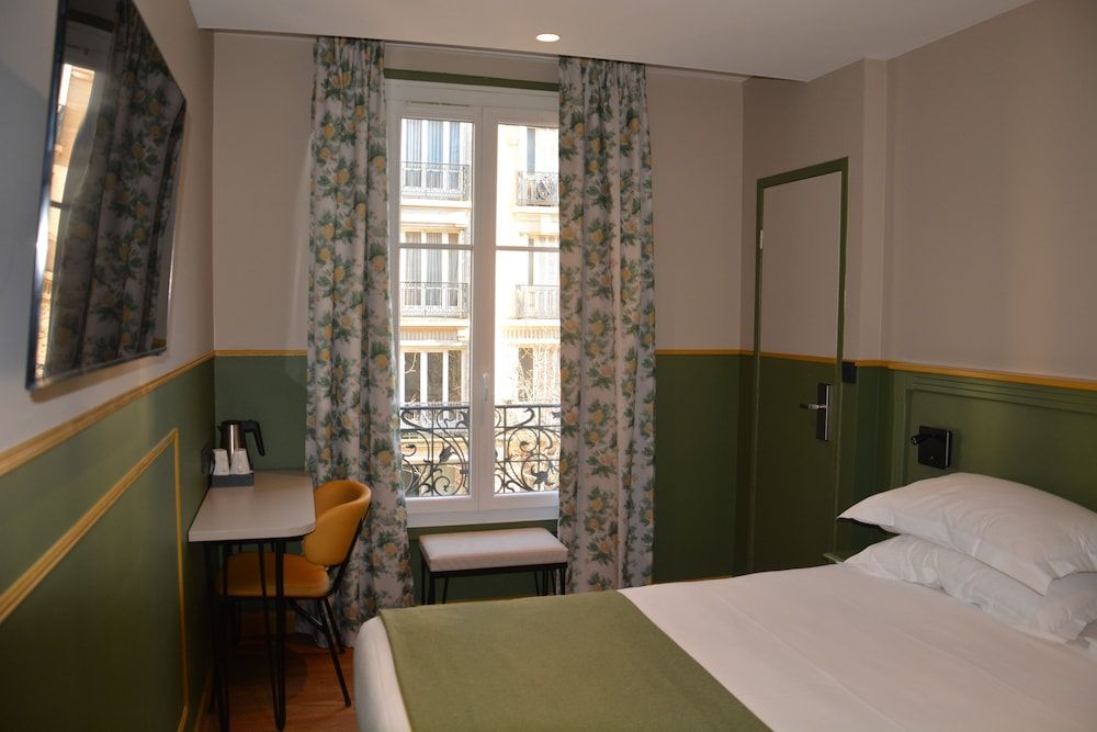 undefined Hotel Montcalm 2