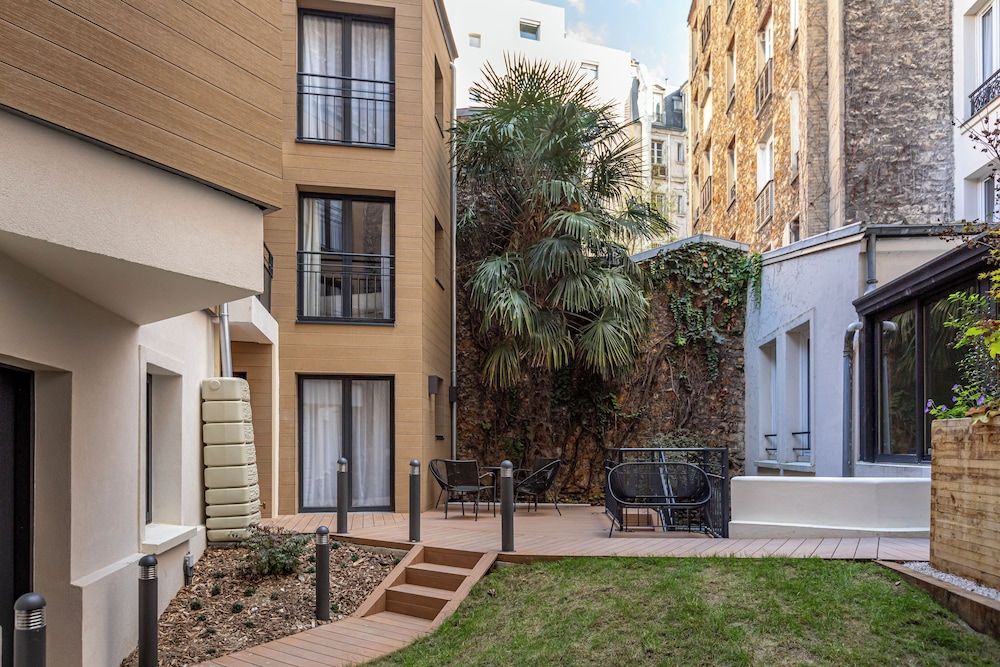 undefined Hotel Montcalm 3