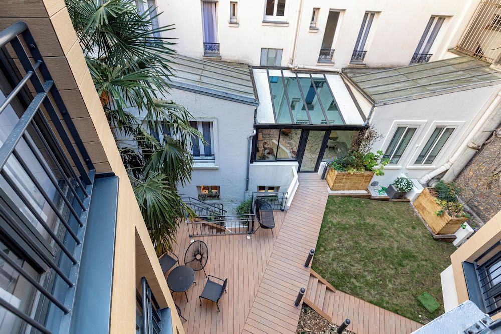 Hotel Montcalm Classic Double Room, Garden Area 8