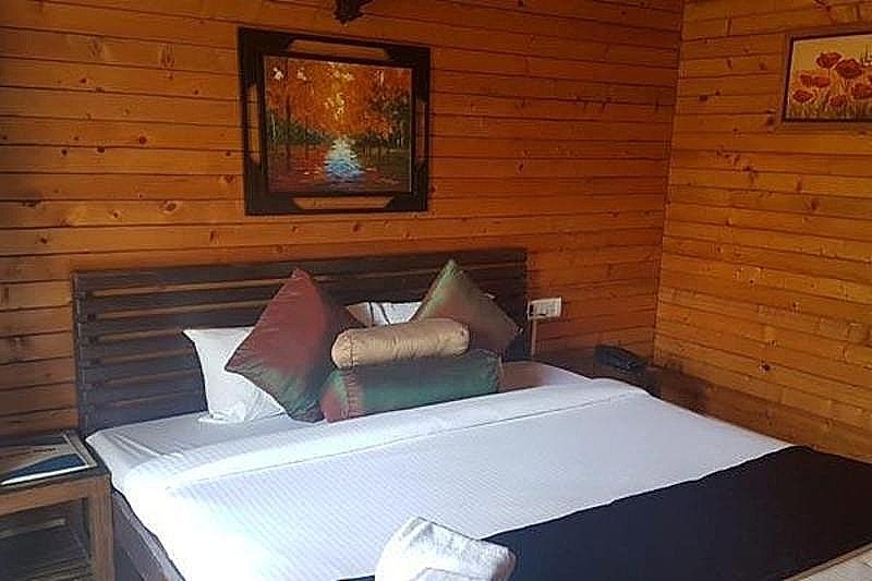 Beach Cottage (2 Adults)
