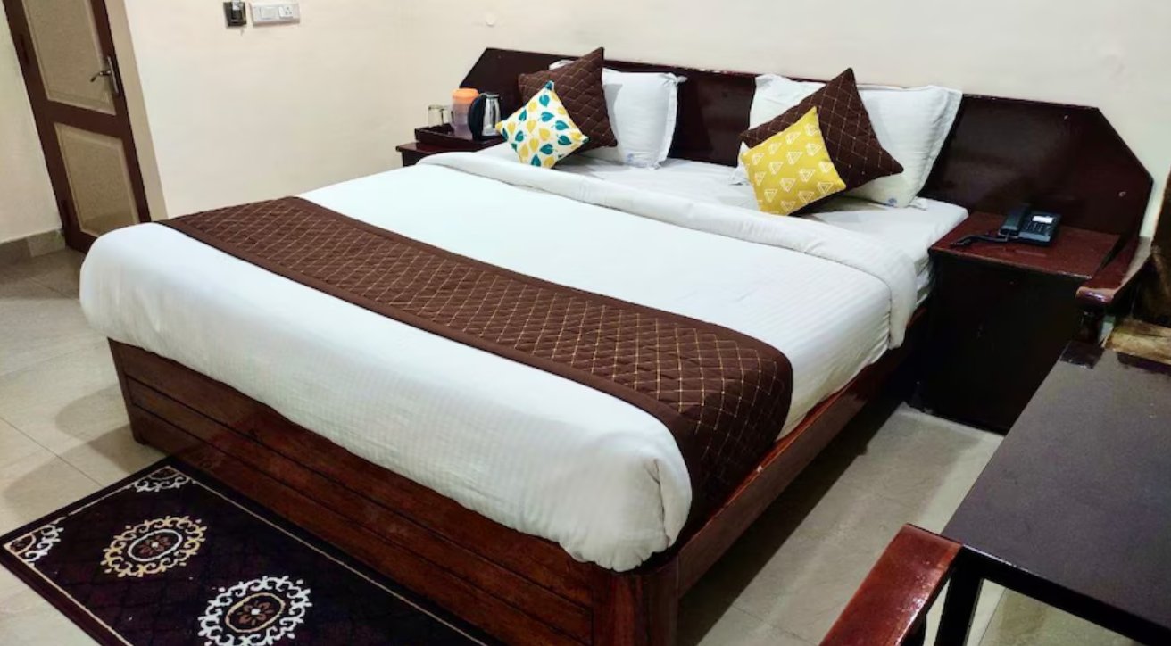 Hotel Gurupriya Executive Room 3
