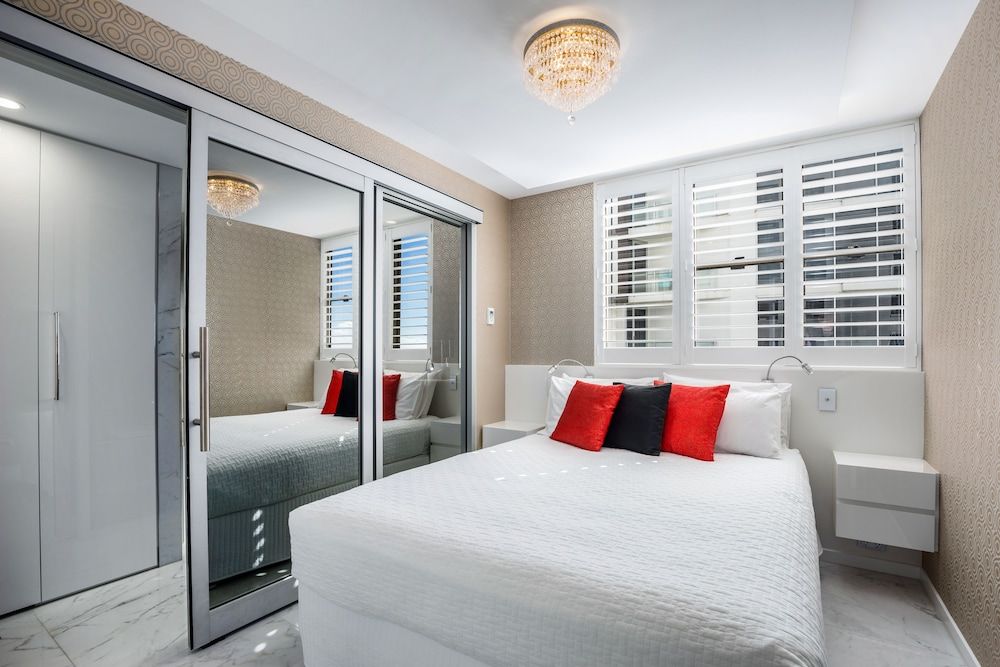 Pacific Beach Resort Luxury Beachfront Apartment - 1 Bedroom 2