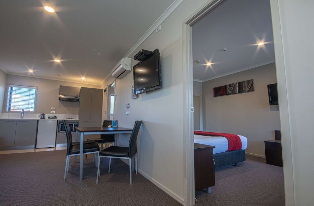 One Bedroom (Access)