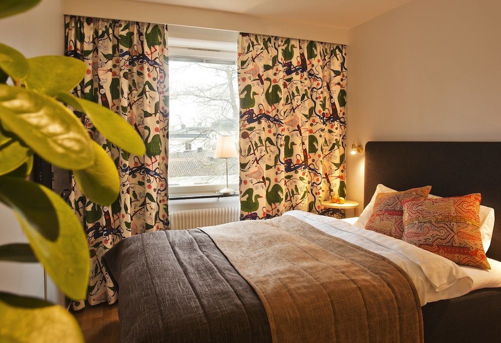 Economy Twin room (Located 150m from Castle)