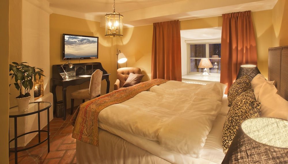 Superior Double or Twin Room (Located in Castle Wing)