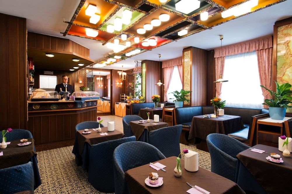 undefined Hotel Mec 6