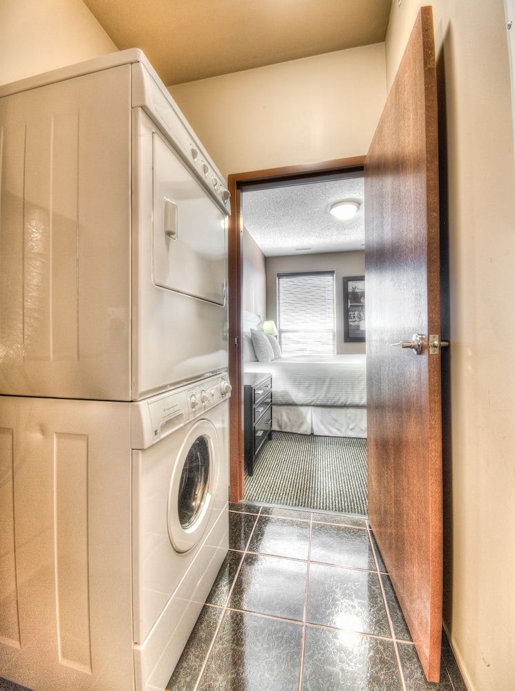 Grand Inn & Residence 2 Bedroom Suite with 2 King Beds, Washer/Dryer and Full Kitchenette 5