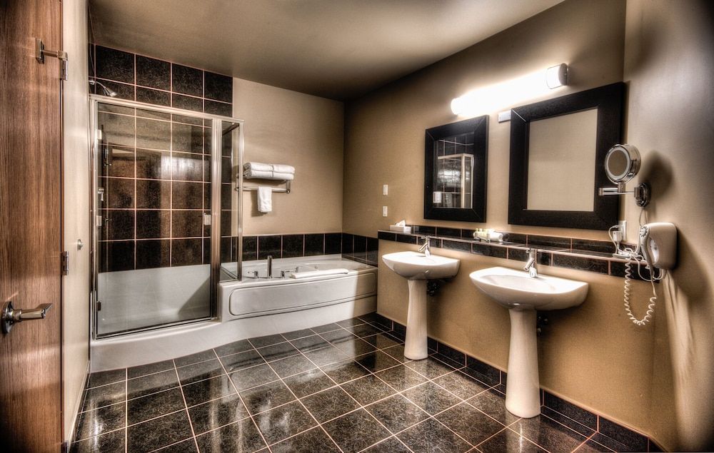 Grand Inn & Residence 2 Bedroom Suite with 2 King Beds, Washer/Dryer and Full Kitchenette 8