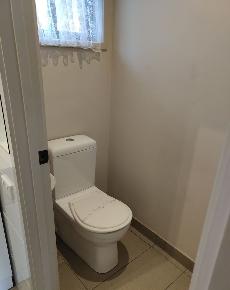 The Coachman Motel & Units Studio Spa Room 4