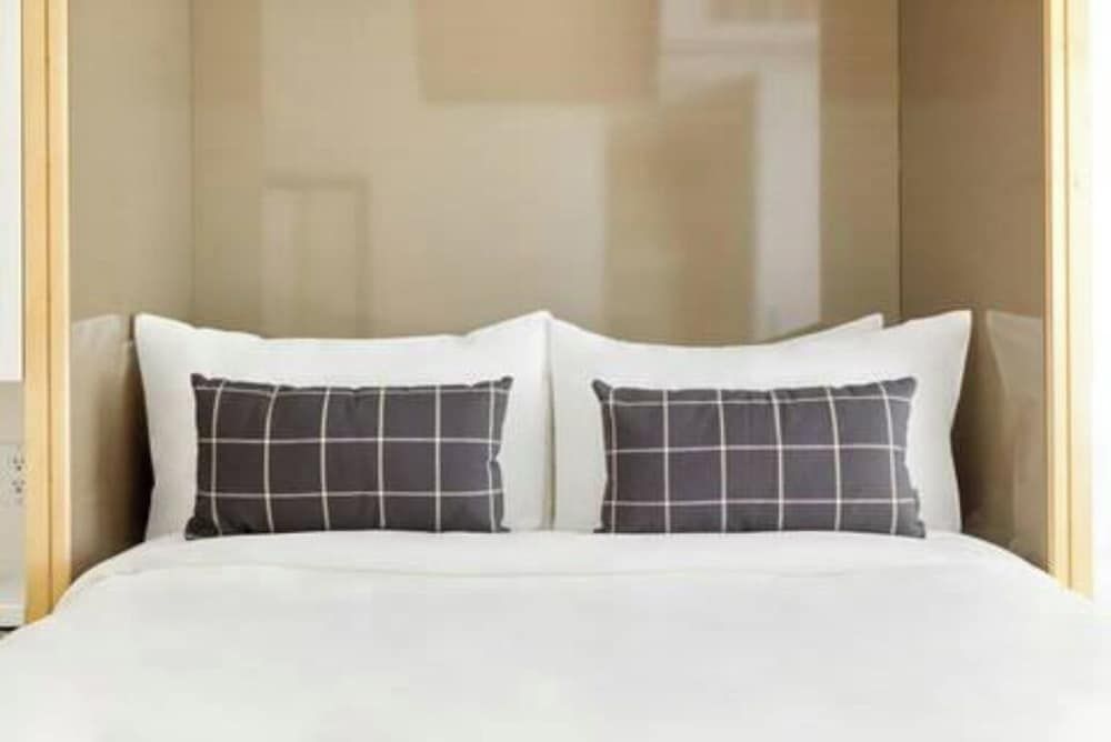 The Beverley Hotel The Standard 3