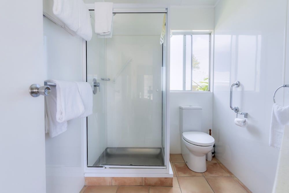 Aloha Apartments Standard 2 Bedroom Apartments 8