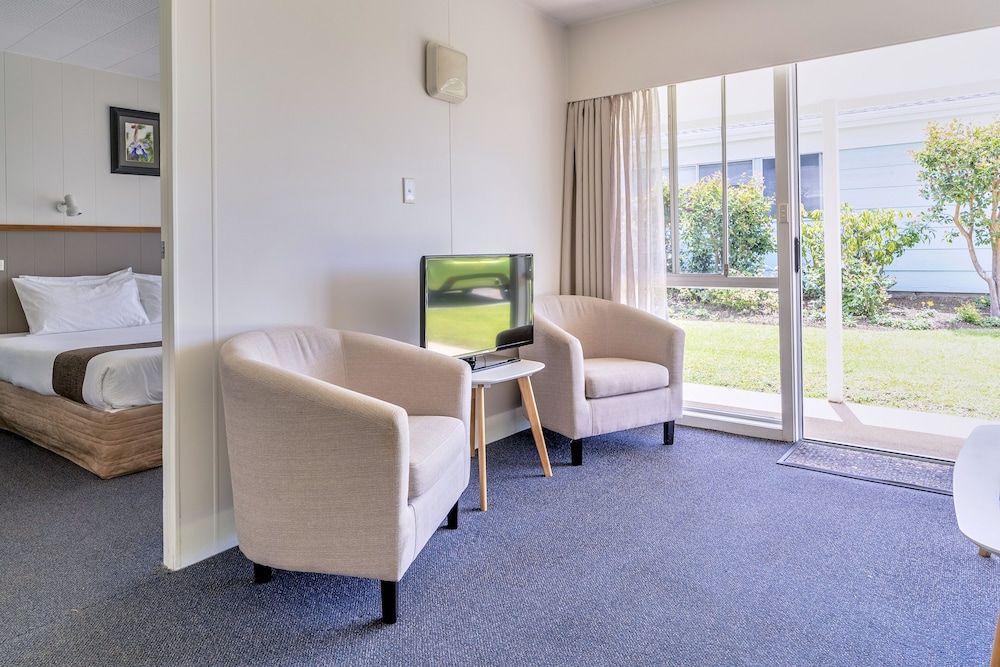 Aloha Apartments Standard 2 Bedroom Apartments 12