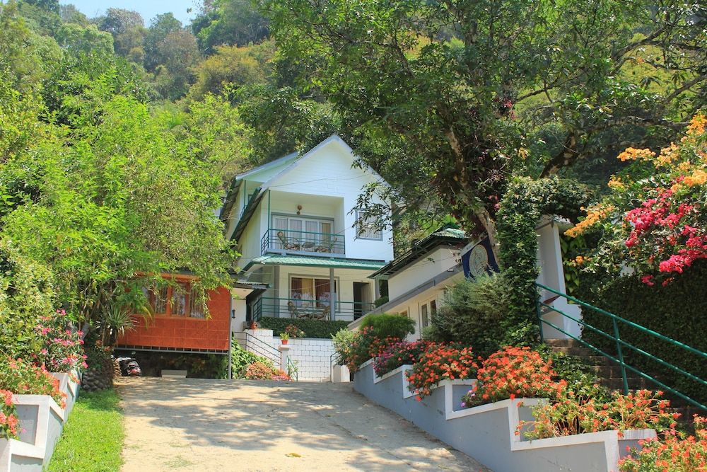 undefined Bella Vista Resort 7