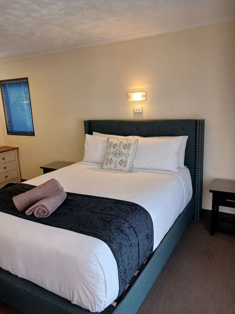 Deluxe Studio Suite, Jetted Tub