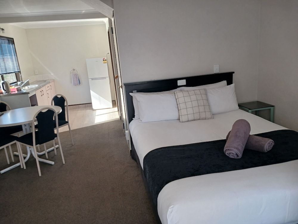 Palm City Motor Inn Family Apartment, 1 Bedroom 6