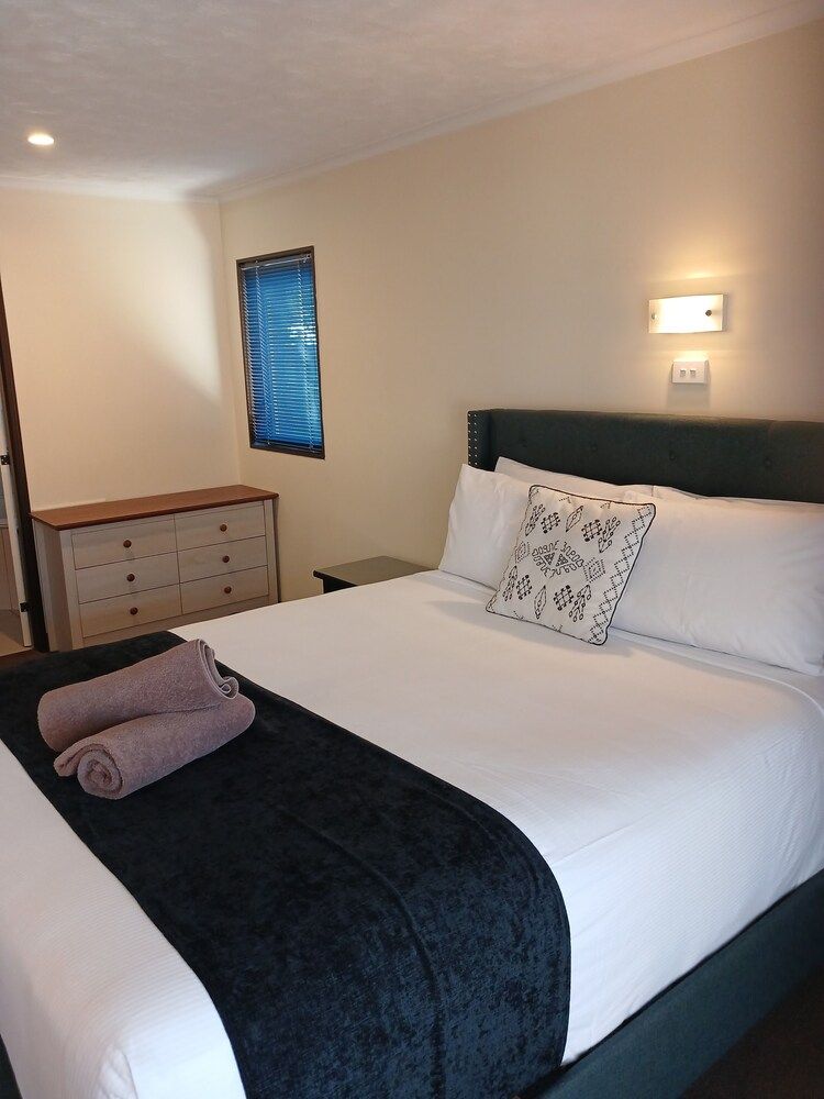 Deluxe Studio Suite, Jetted Tub