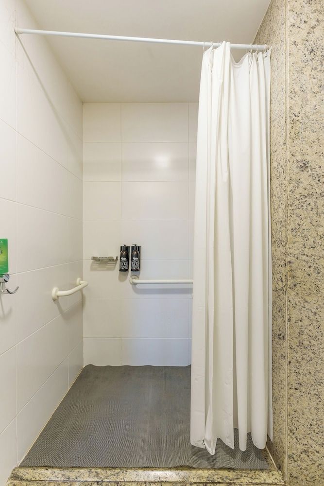 Cullinan Hplus Premium Standard Room, Mobility Accessible 5