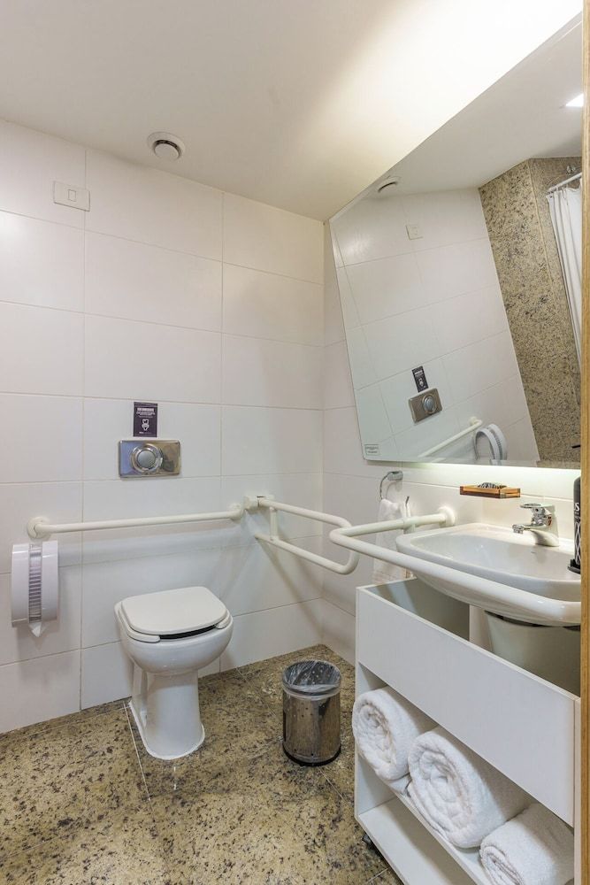 Cullinan Hplus Premium Standard Room, Mobility Accessible 4