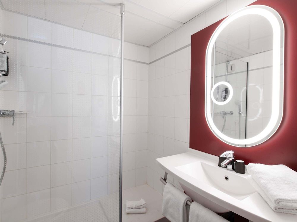 Ibis Paris Grands Boulevards Opera 9th Standard Twin Room, 2 Twin Beds 5