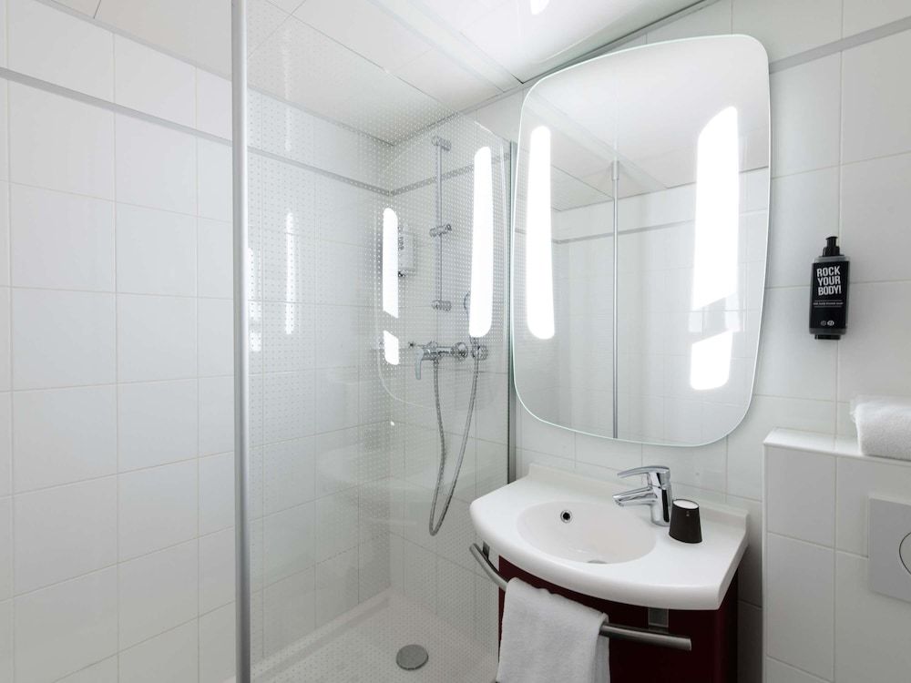 Ibis Paris Grands Boulevards Opera 9th Standard Twin Room, 2 Twin Beds 6