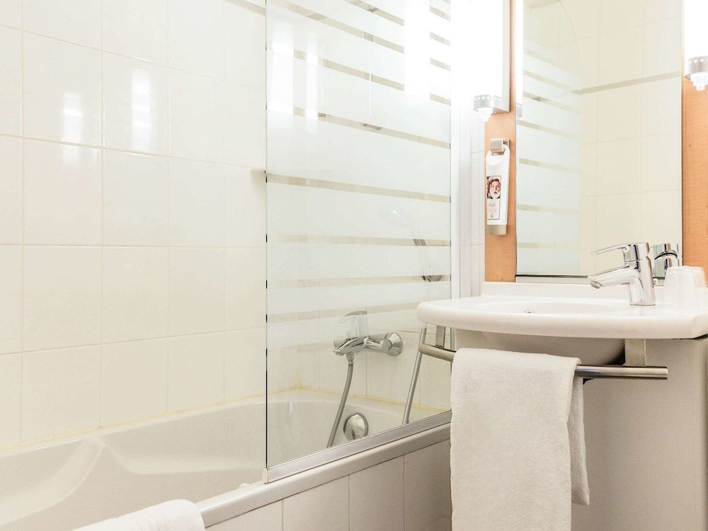 Ibis Paris Grands Boulevards Opera 9th Standard Twin Room, 2 Twin Beds 4