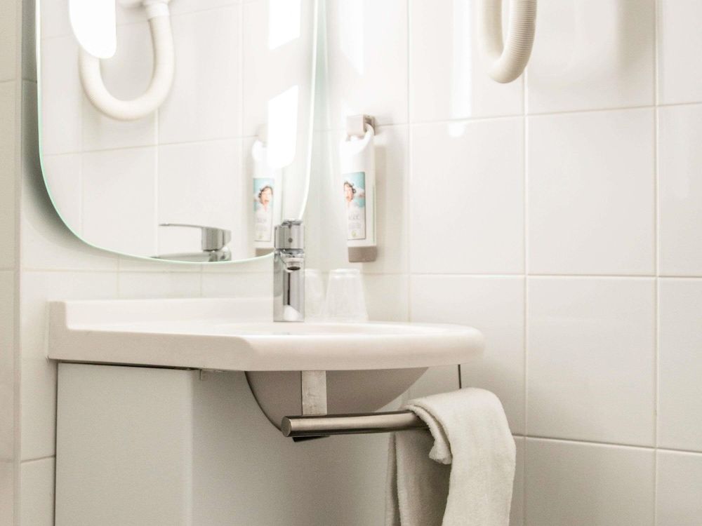 Ibis Paris Grands Boulevards Opera 9th Standard Room, 1 Double Bed 5