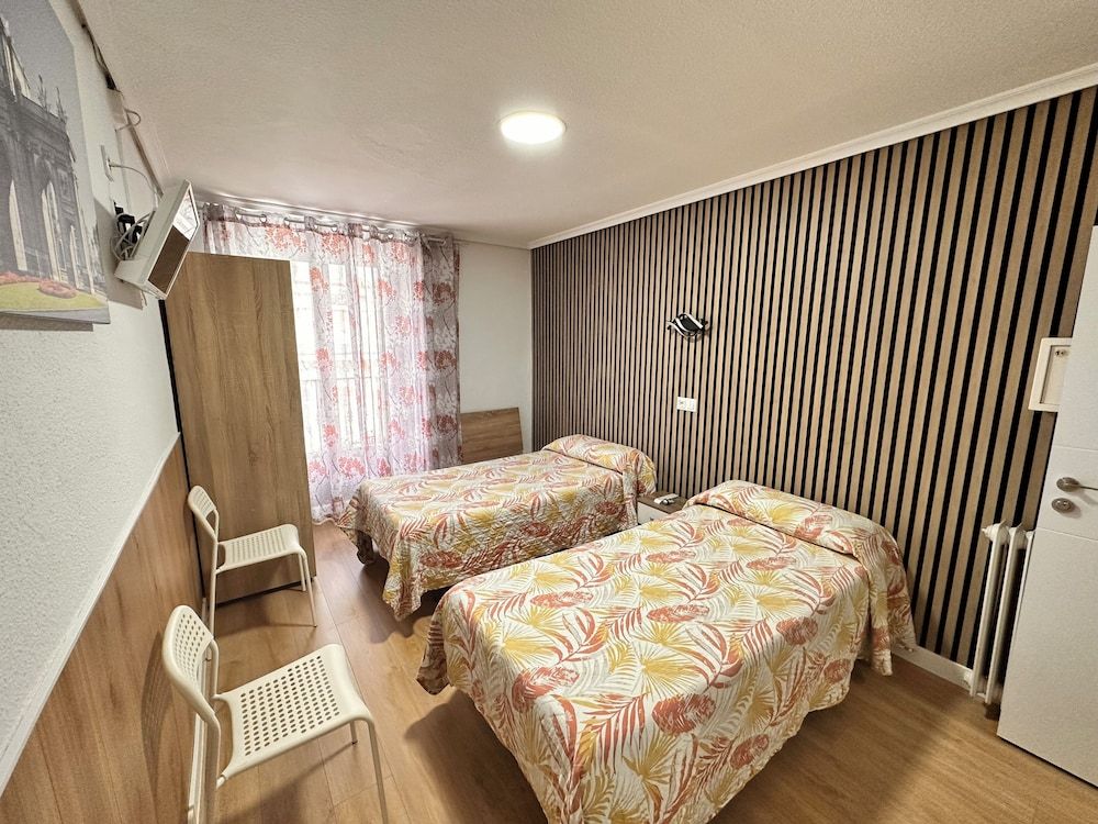 undefined Hostal Rober 4