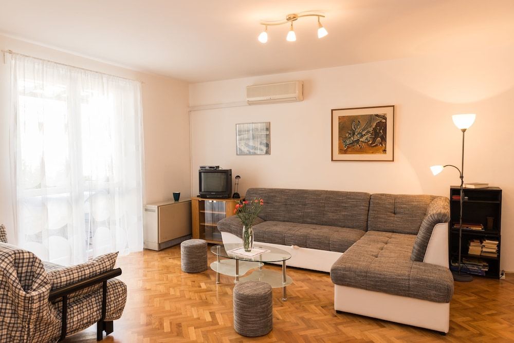 undefined Apartments Mare 4