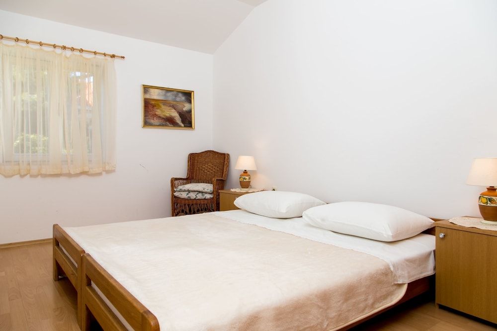 undefined Apartments Mare 5