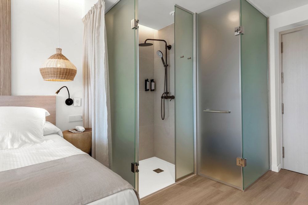 Double Room, Balcony (Silver - 2 adults + 1 child)