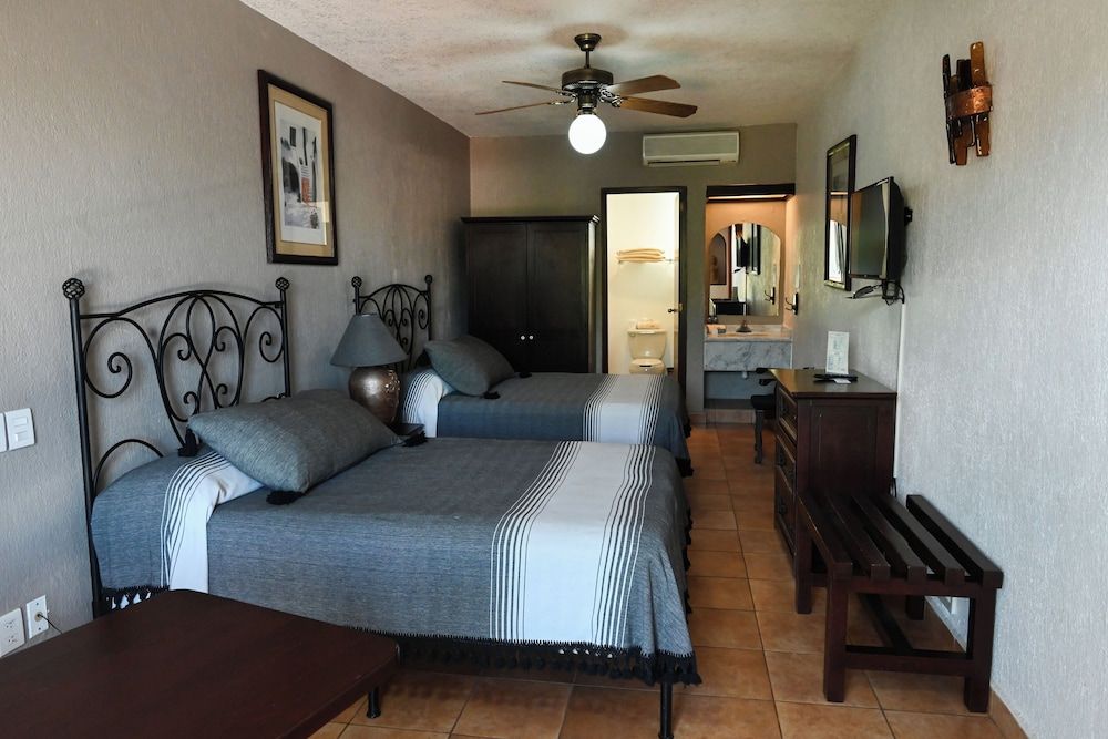 Hotel Hacienda Standard Room 6