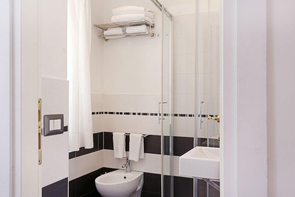 Daplace - HQH Colosseo Standard Double Room, City View 19