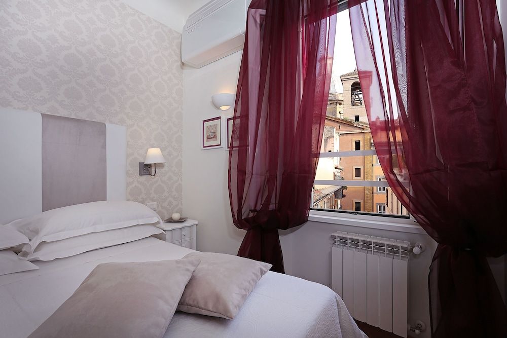 Daplace - HQH Colosseo Standard Double Room, City View 11