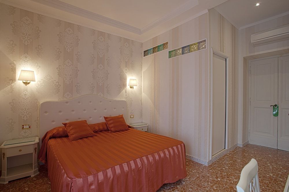 Navona Queen Rooftop Classic Double or Twin Room 6