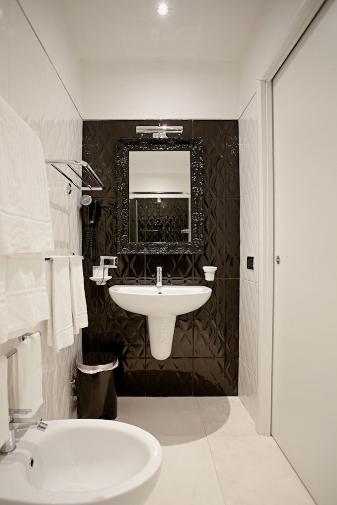 Navona Queen Rooftop Classic Double or Twin Room 9