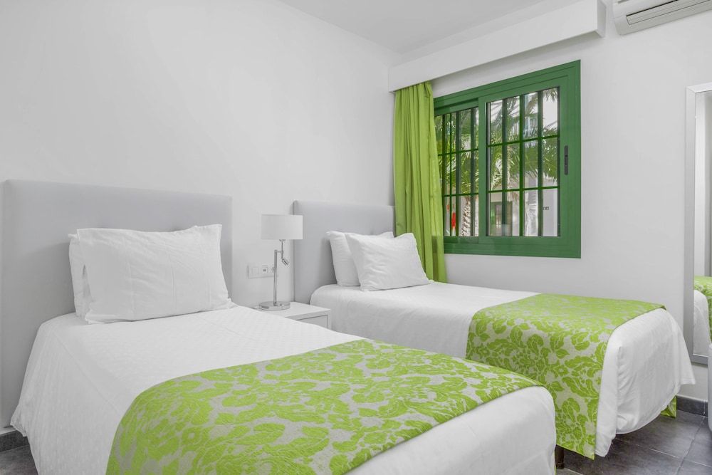 Club Del Carmen Apartment, 2 Bedrooms 2