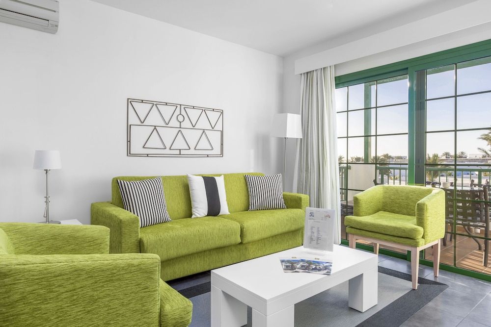 Club Del Carmen Apartment, 2 Bedrooms