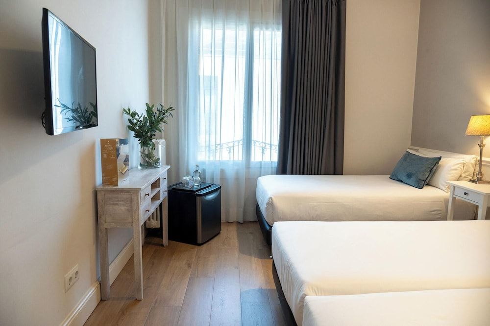 undefined Mesón Castilla Atiram Hotel 4