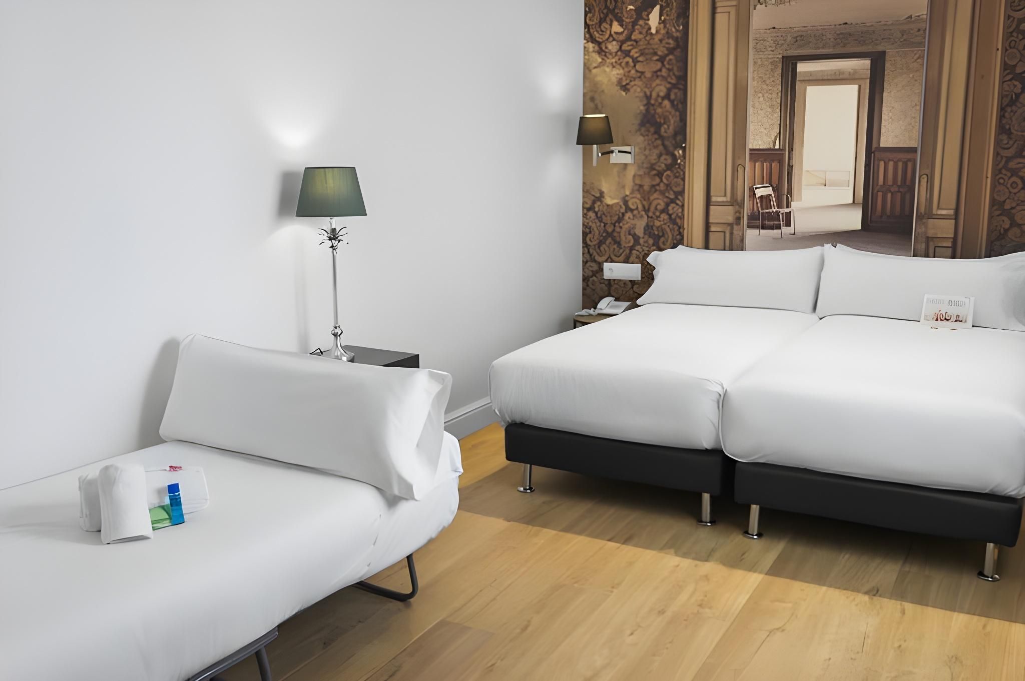 undefined Mesón Castilla Atiram Hotel 5