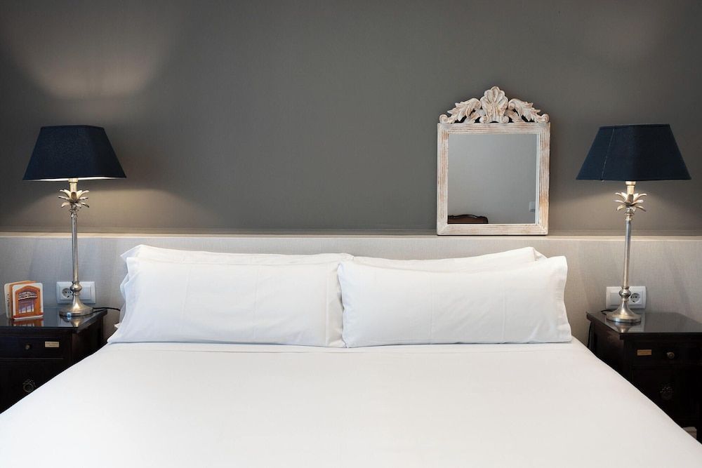 Mesón Castilla Atiram Hotel Comfort Double Room 5