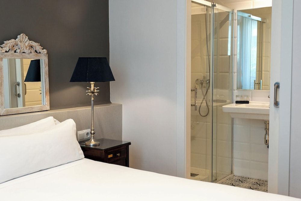 Mesón Castilla Atiram Hotel Comfort Double Room 12