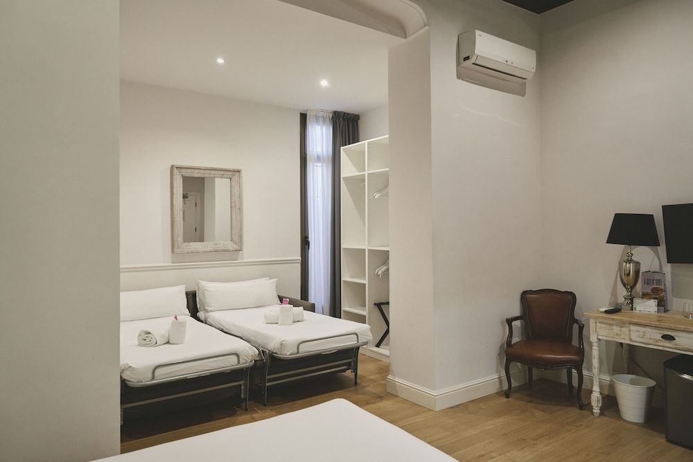 undefined Mesón Castilla Atiram Hotel 10