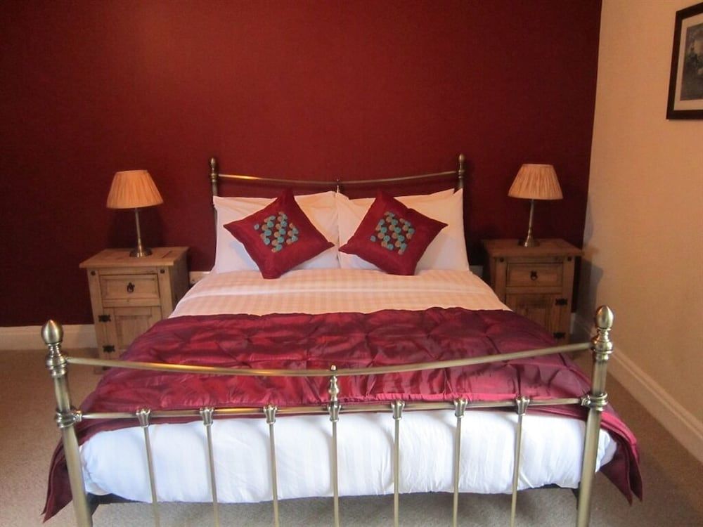 undefined The Rose and Crown