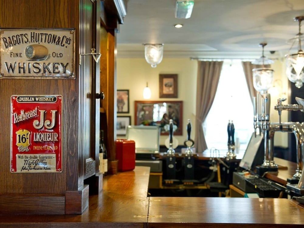 undefined The Rose and Crown 6